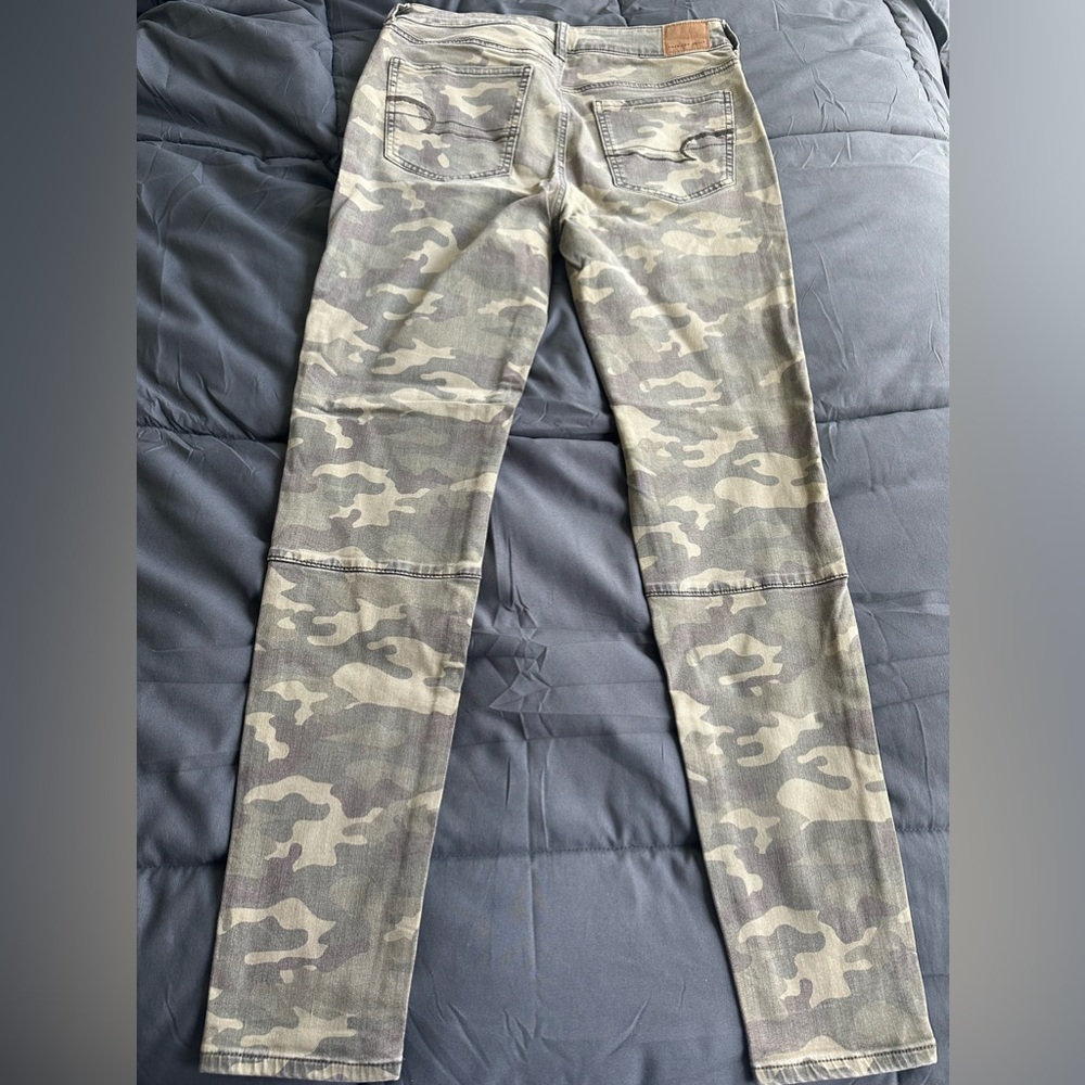 American Eagle camouflage super stretch high rise jeggings